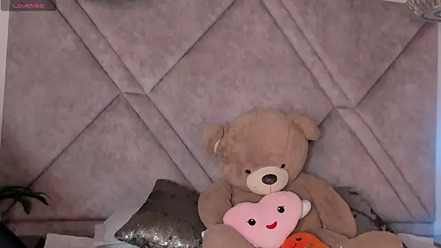 Amora 96 online show from April 15, 1:44 pm