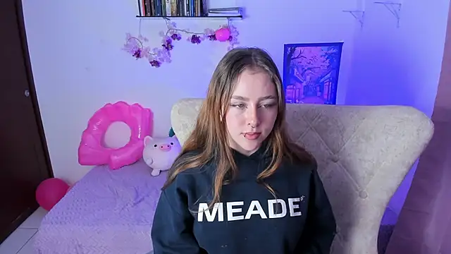 leyla miller  online show from March 28, 3:11 pm