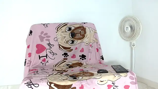 ambar69noir online show from April 4, 11:47 pm