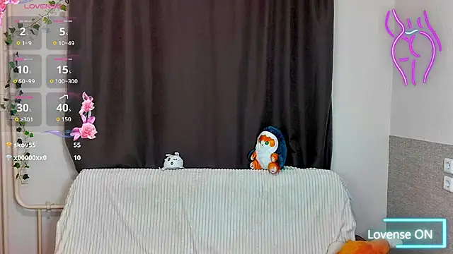 Emily Nelsonn online show from April 18, 7:07 pm