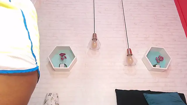 CharlotteBrownn2 online show from April 9, 12:43 pm