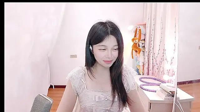 QQ-7890 online show from April 8, 6:15 am