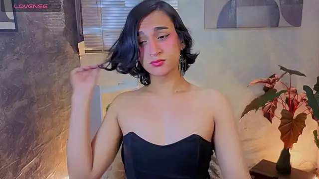 Zoee Kiss  online show from May 2, 5:11 am