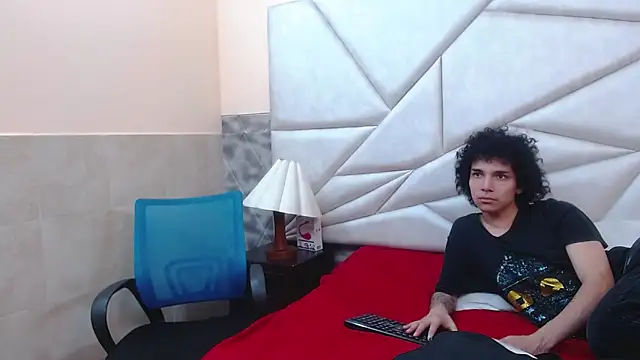 Nyx and Arian online show from April 16, 1:28 am