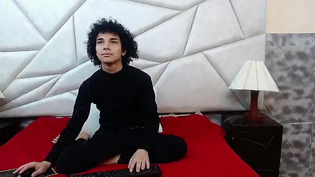 Nyx and Arian online show from April 11, 1:44 am