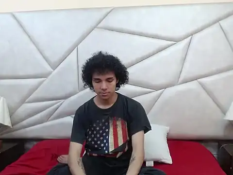 Nyx and Arian online show from April 17, 1:51 am