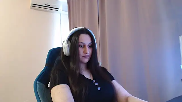 RiffedEye online show from March 25, 2:20 pm