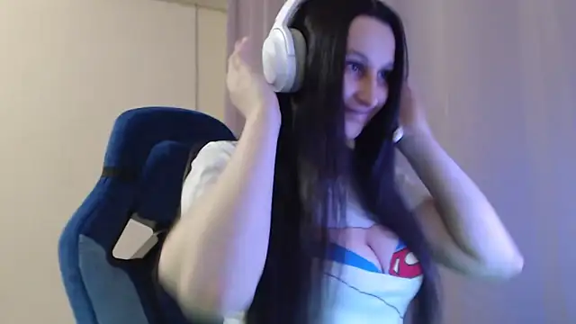 RiffedEye online show from April 15, 7:58 pm