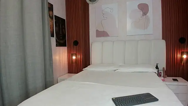 Maiasweet  online show from April 18, 2:14 am