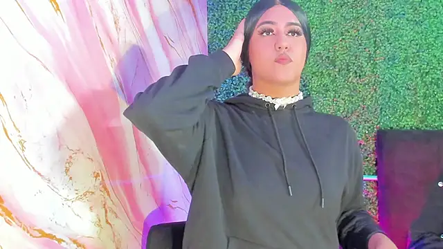 Zoe living online show from March 28, 2:16 pm