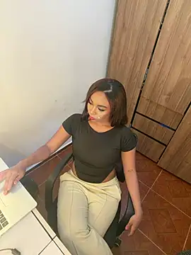 Kloe rousse01 online show from April 16, 9:39 pm