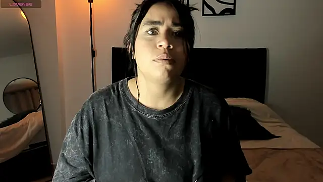 mai evans online show from August 4, 2:28 am