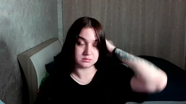 EileenMooren online show from April 18, 7:18 pm