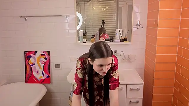 NicoletteSix online show from April 14, 6:30 pm