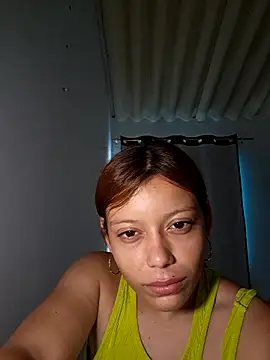 ESTRELLA-HOT- online show from April 16, 9:50 pm