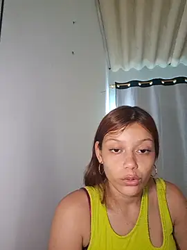 ESTRELLA-HOT- online show from April 16, 8:30 pm