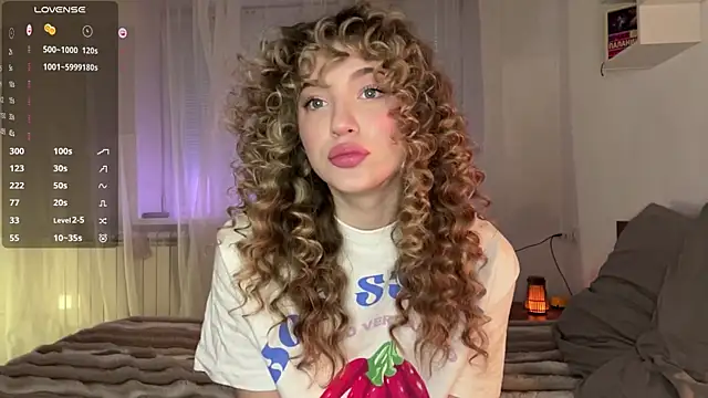 1Kellynaive online show from April 14, 3:12 pm