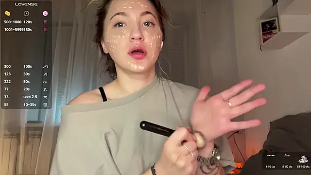 1Kellynaive online show from April 15, 5:35 pm