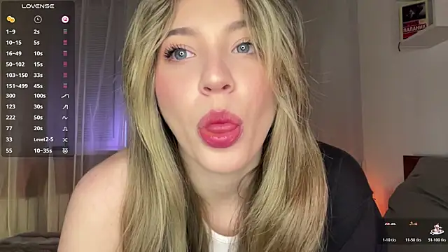 1Kellynaive online show from April 18, 5:26 pm