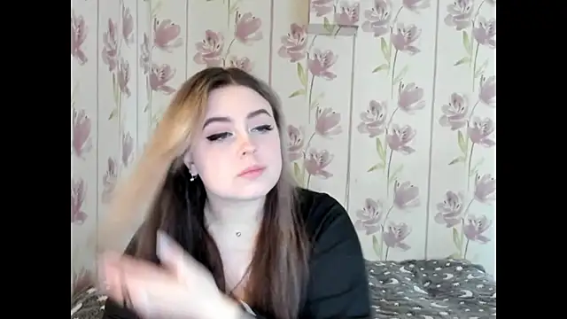 Agathameoww online show from April 13, 9:32 am