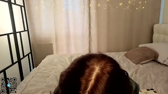 JoselynNeave online show from April 30, 8:08 am