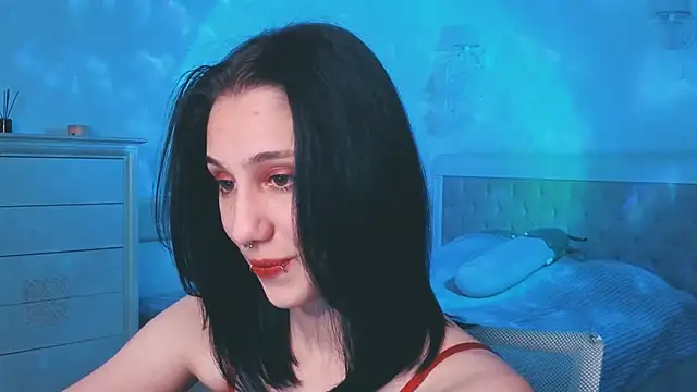 MilaVey online show from April 15, 5:02 pm