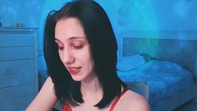 MilaVey online show from April 15, 7:58 pm