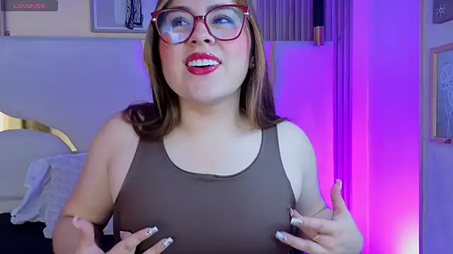 Renata Jones1 online show from April 7, 11:45 am