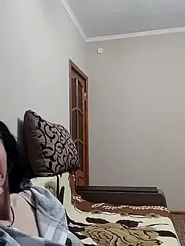 HelgaDennis online show from April 5, 5:34 pm