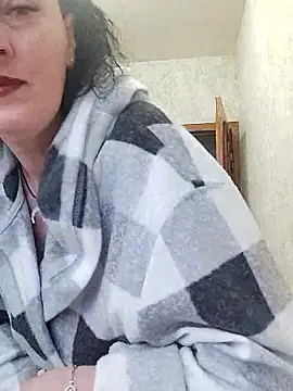 HelgaDennis online show from March 28, 2:16 pm