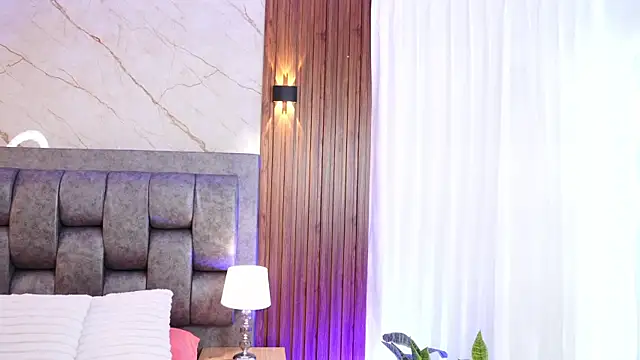 Chloe Harriss online show from April 16, 12:38 pm