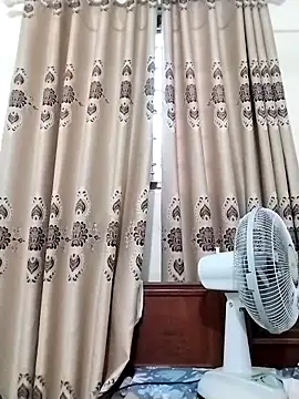 Moubie1 online show from April 17, 12:46 am