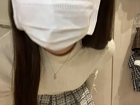 y-u-r-a-33 online show from April 6, 8:26 am