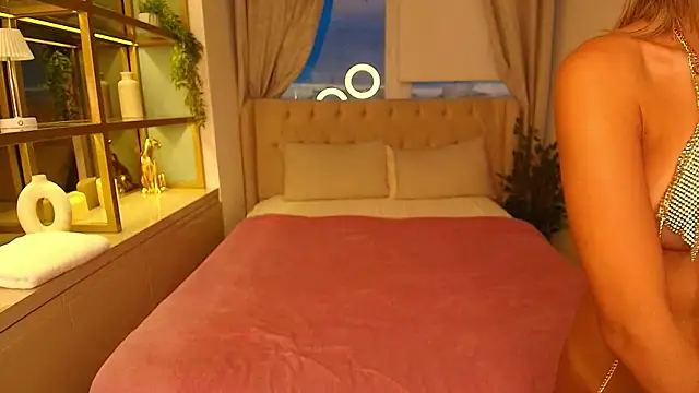 Stacy Tyler online show from April 3, 8:40 pm