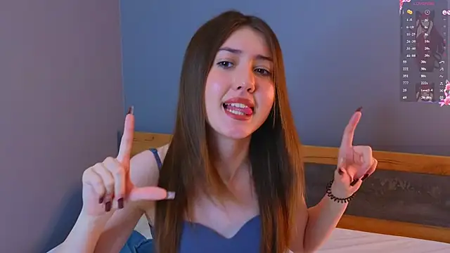 aliceescotte online show from March 25, 6:33 pm