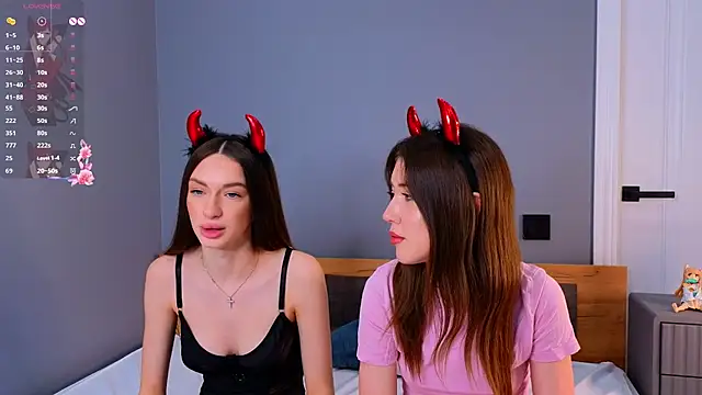 aliceescotte online show from April 2, 3:42 pm