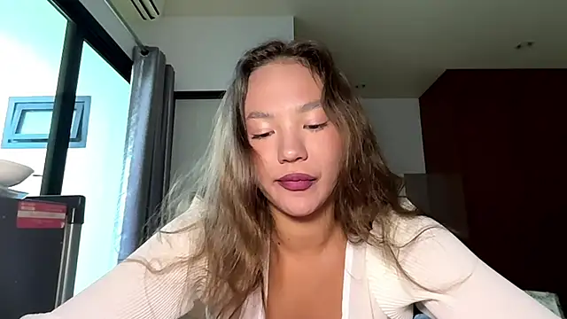 kamila 18 french online show from April 19, 5:07 am