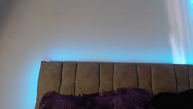 Val Time online show from April 7, 3:14 pm