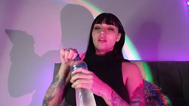 Val Time online show from April 18, 2:47 am