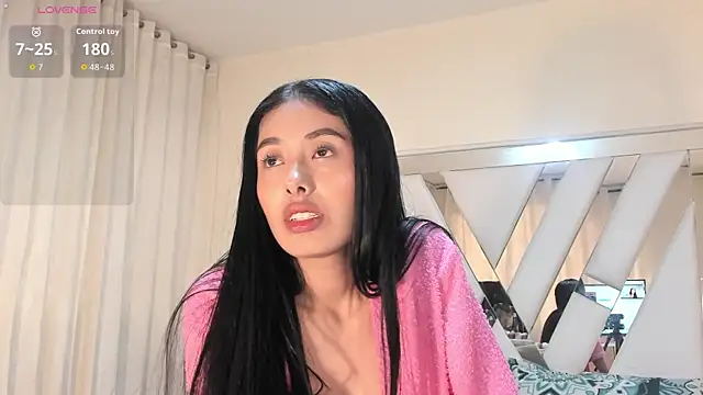 candy skyy online show from April 18, 7:07 pm