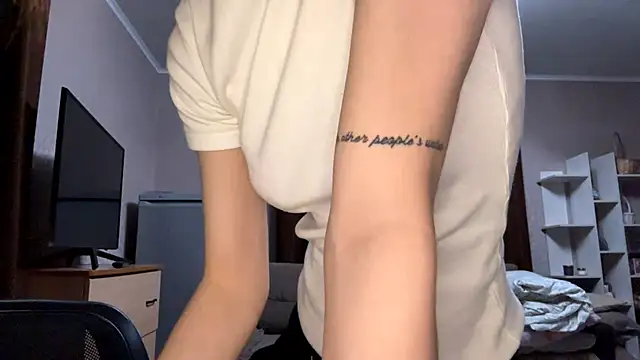 asunanue online show from April 5, 11:26 pm