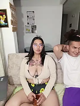 BombomAndAxel online show from April 1, 4:46 am