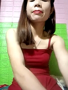 AmyLinee01 online show from April 18, 1:52 am