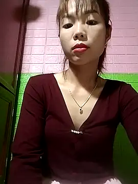 AmyLinee01 online show from April 17, 1:51 am