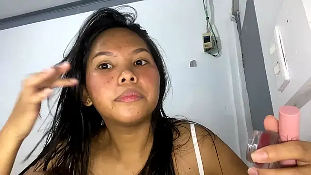 CorrinaThach online show from April 3, 2:04 pm