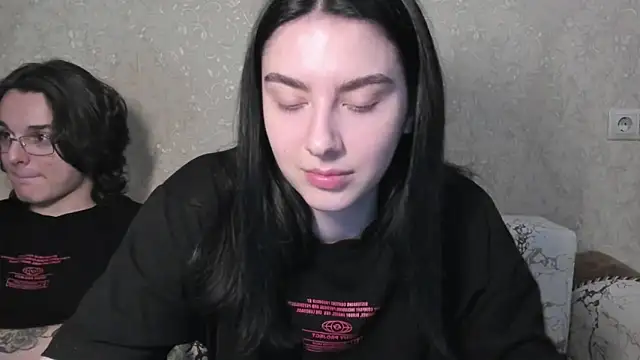 muuur love231 online show from April 6, 8:10 pm