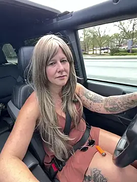 lillysworld online show from March 31, 3:56 pm