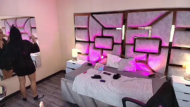 brithny bratz  online show from April 19, 4:01 am