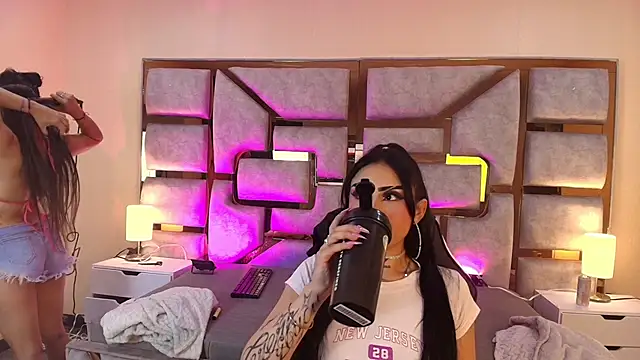 brithny bratz  online show from April 17, 4:25 am