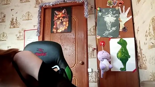 SirenFrost online show from April 17, 2:52 pm